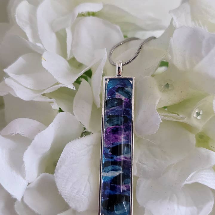 Lâcher prise - Collier en verre peint à la main pour la vente par Studio 1153