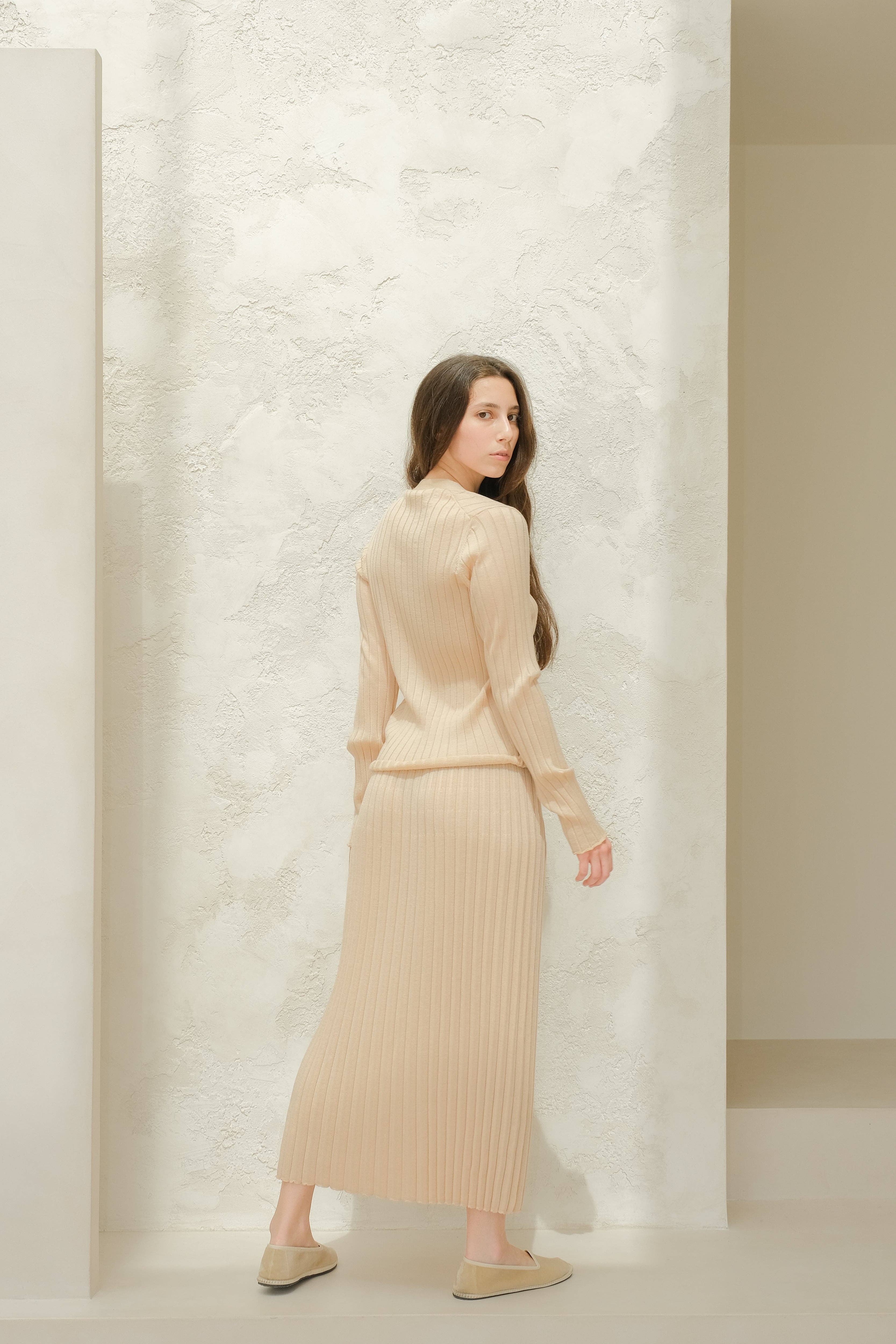 Lèmme - Wholesale Cardigan - Women's - Extra Fine Merino Wool V Neck Cardigan3