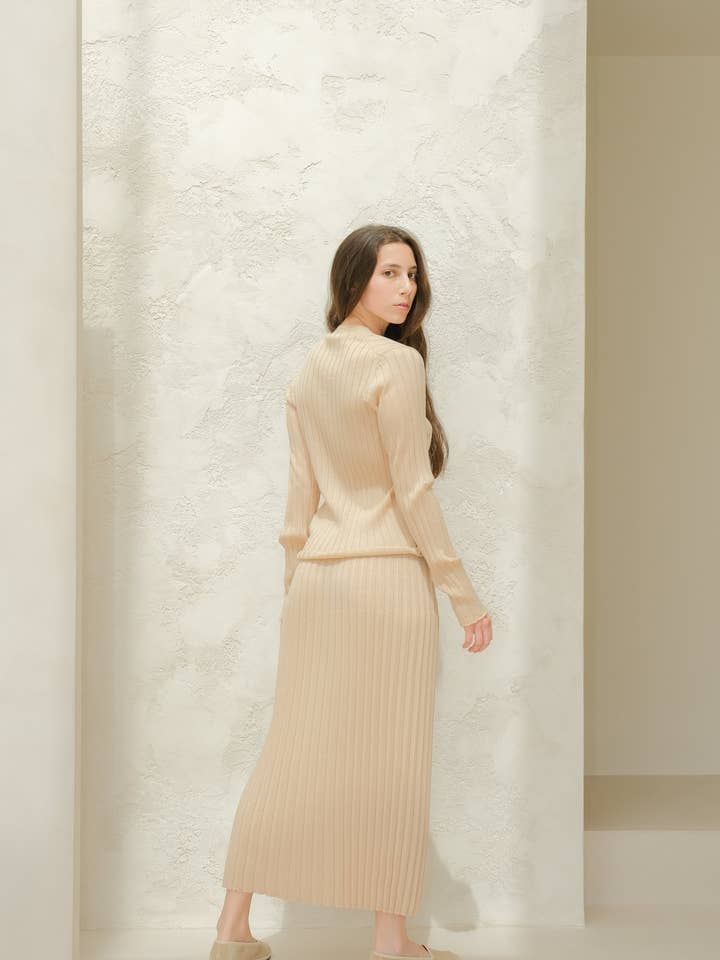 Lèmme - Wholesale Cardigan - Women's - Extra Fine Merino Wool V Neck Cardigan3