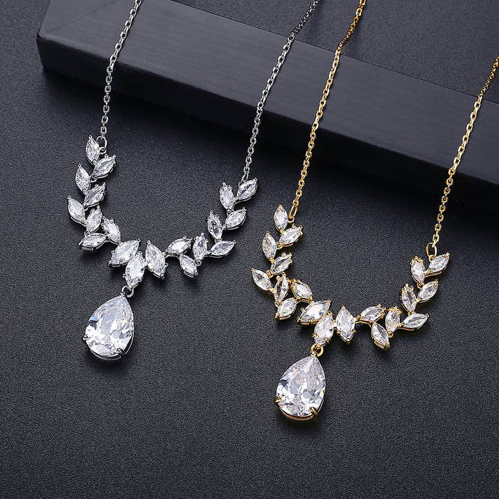 Colar de cristal Zircão banhado a ouro 18K por atacado de Gaia Fashion Inc