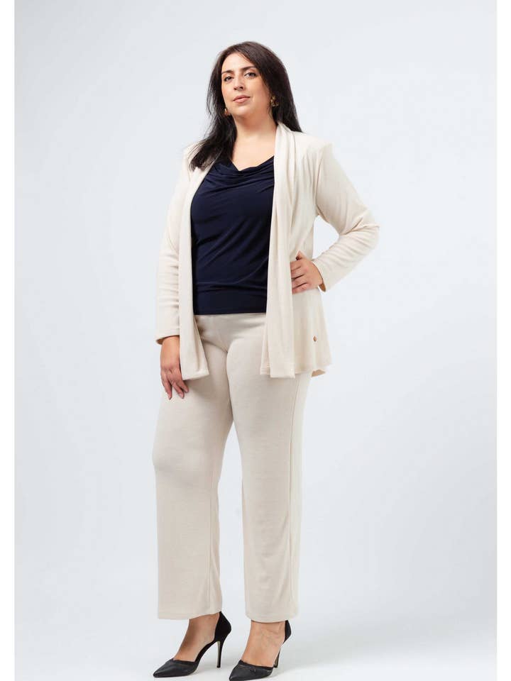 253062 - Bukser i glat strik Efterår Vinter Kollektion Store Størrelser for engroshandel hos Teresa Cardoso Oliveira