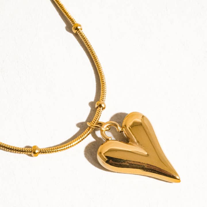Bay 18K Gold Non-Tarnish Heart Necklace for wholesale on Faire0