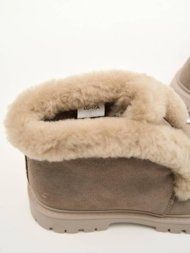 Vail Beige for wholesale on Faire8