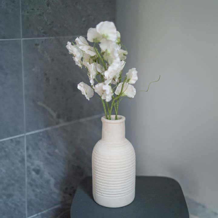 Flowrette - Wholesale Artificial Flowers - Sweet peas in white paper1