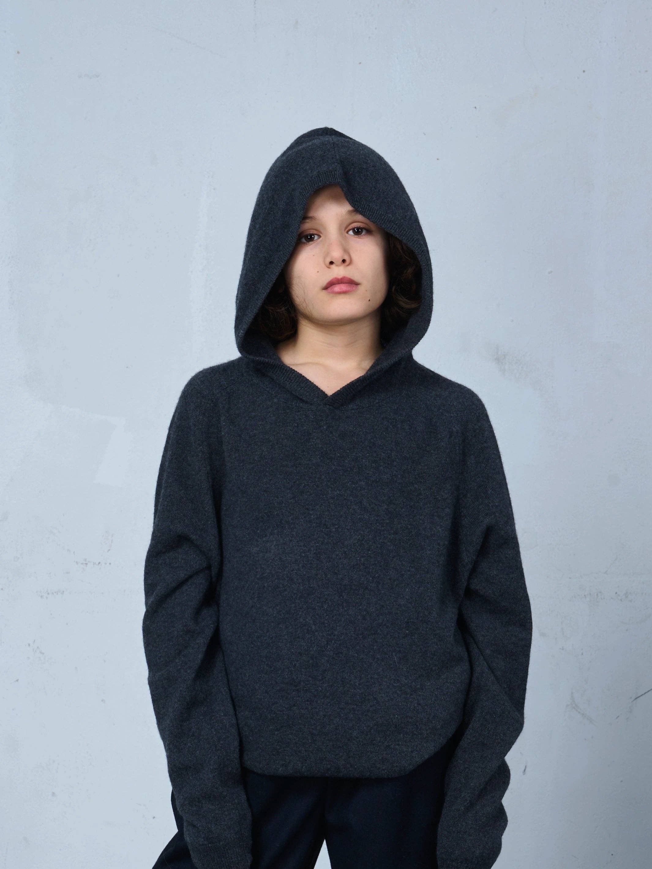 bobbin & tricot - Vente Sweat à capuche – enfant - SWEAT À CAPUCHE EN CACHEMIRE POUR ENFANT ANTHRACITE2