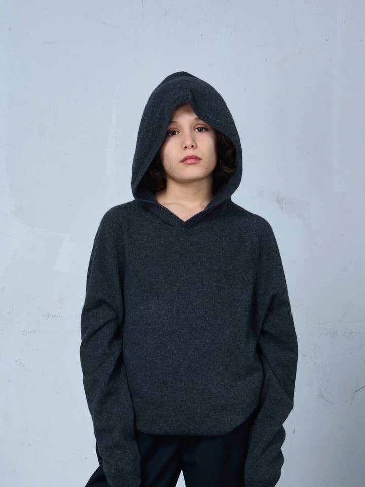bobbin & tricot - Vente Sweat à capuche – enfant - SWEAT À CAPUCHE EN CACHEMIRE POUR ENFANT ANTHRACITE2