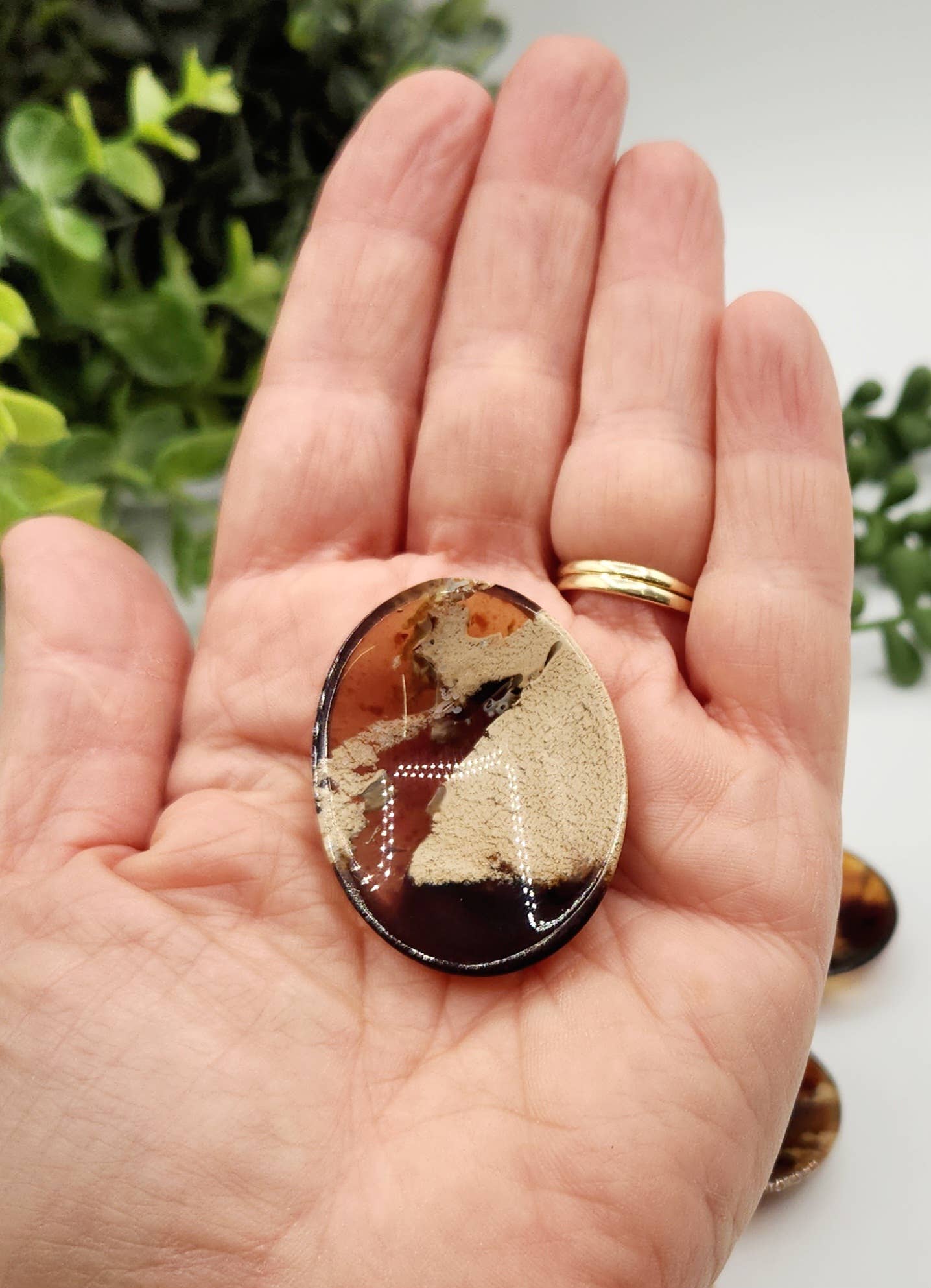 Meraki Gemstones - Wholesale Spiritual Stone/Crystal - Amber Worry stone (Approxi 45x35x15mm) 100% Natural Amber