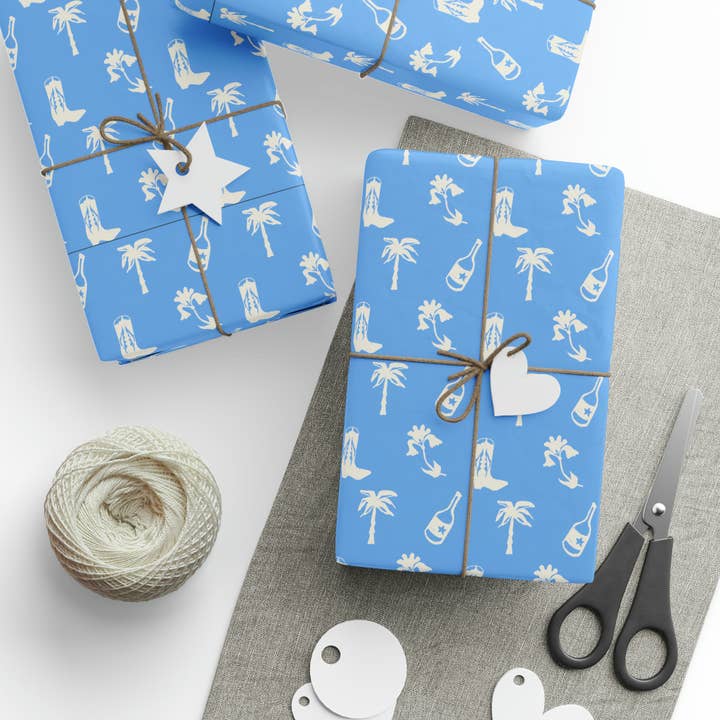 Papier cadeau TC bleu clair pour la vente par Thursday’s Child Creative Studio