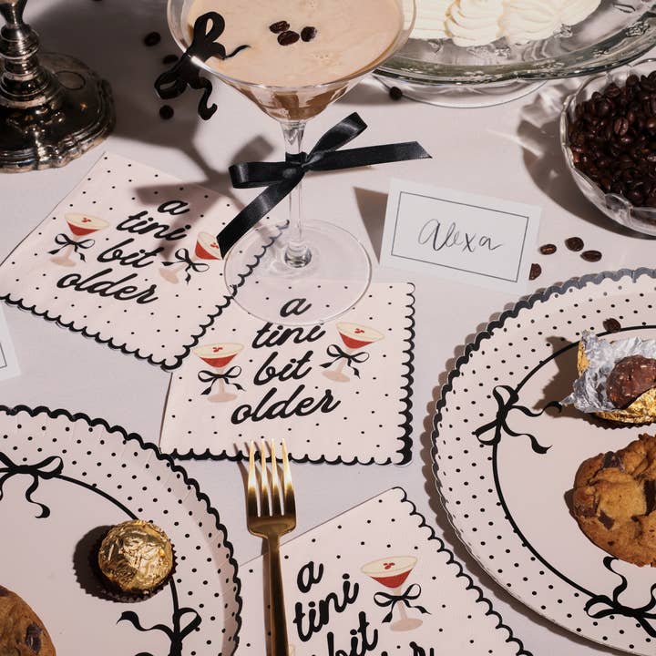 xo, Fetti - Vente Serviettes jetables - Serviettes Un Peu Plus Vieilles 25 Pack | Martini, Anniversaire, Santé3