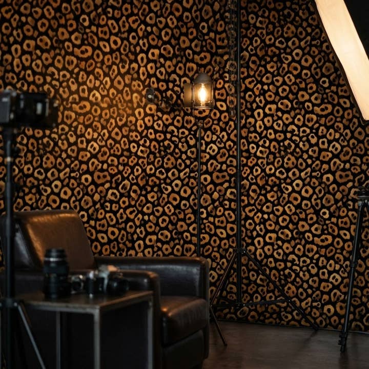 Papier Peint Léopard Animal Autocollant Élégant Fresque Murale pour la vente par GK Home Decor