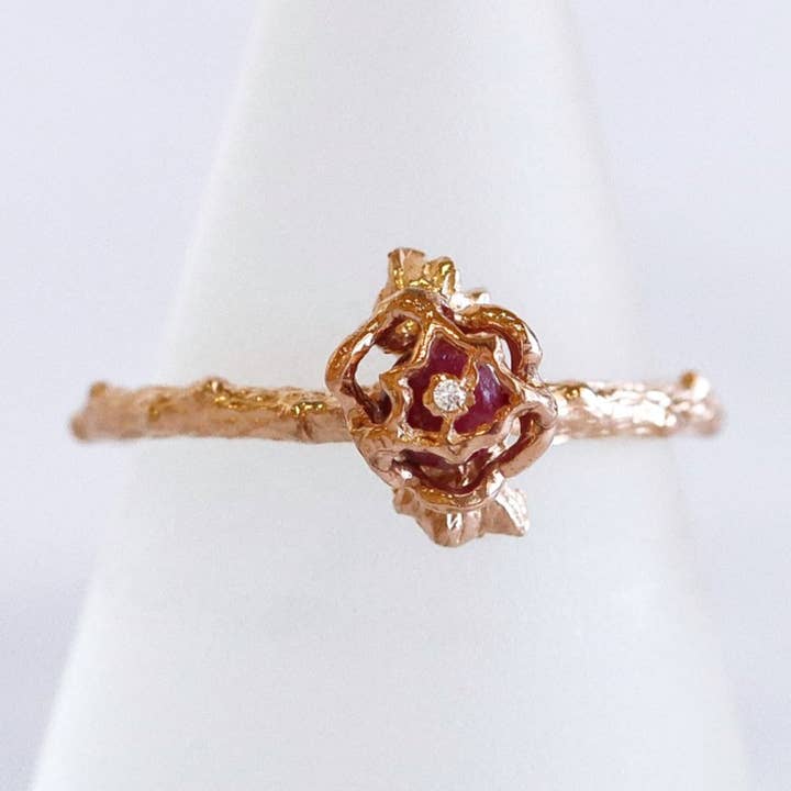 Bague rose rubis pour la vente par Vi Ling Designs