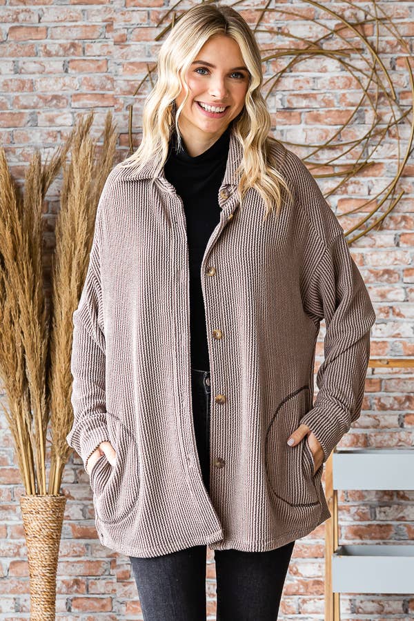 7th Ray – Großhandel Hemdjacke/Shacket – Damen – Solide Rippe Knopfleiste Seitentaschen Langarm Shacket T525644