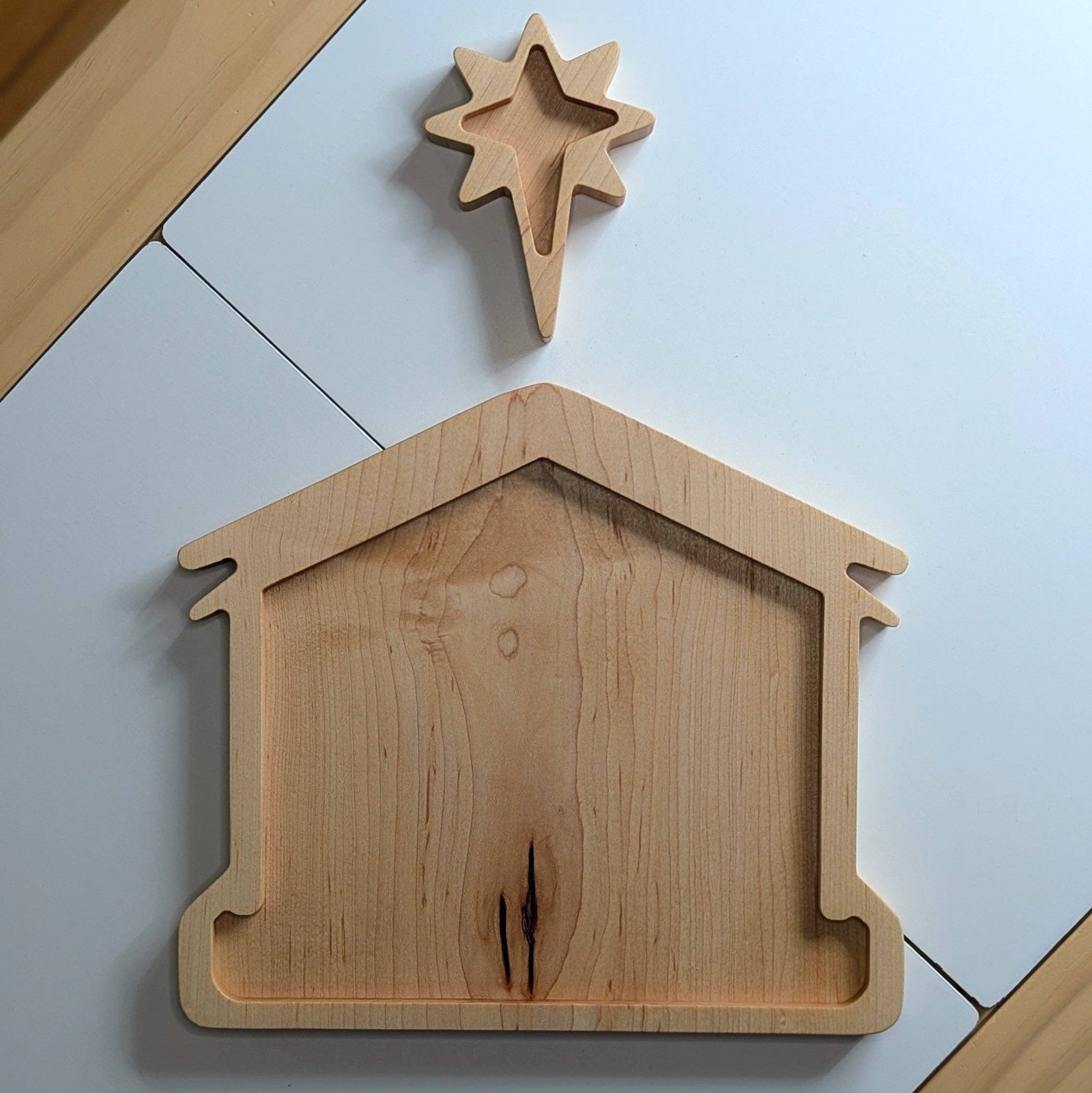 Carved Together Co - Vente Jouet en bois – enfant - Plateau de jeu sensoriel de la crèche (Étable & Étoile)1