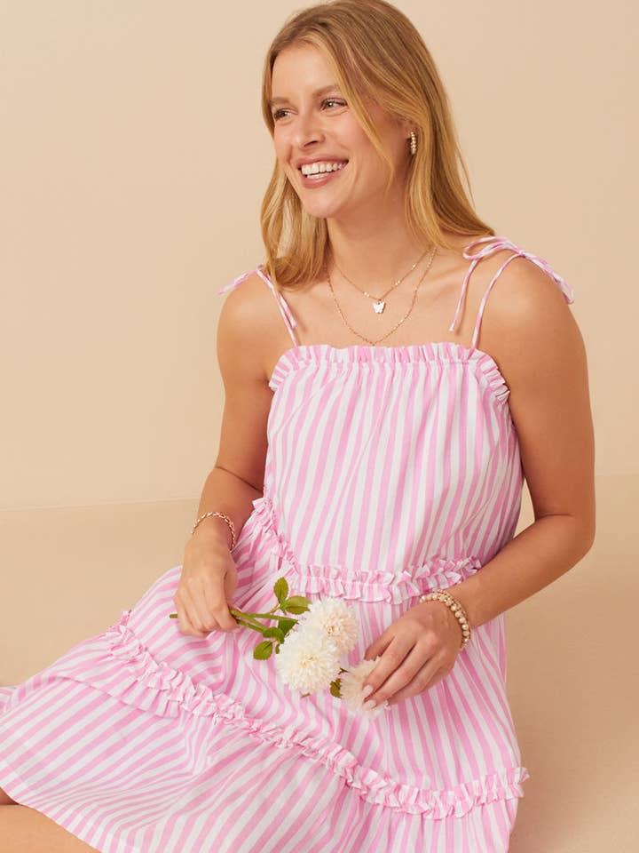 Randig poplinklänning med volangkant för kvinnor för wholesale av Hayden LA