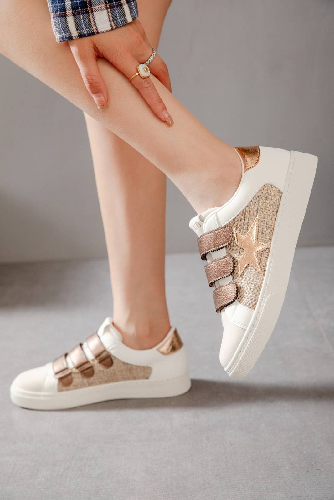 ERYNN - Wholesale Lifestyle Sneakers - Women's - BASKET A SCRATCH - LOLA10