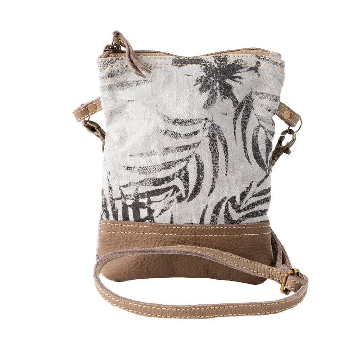 Clea Ray Canvas Bags & Clothing - Wholesale Passport Case - Unisex - Leaf Front Passport Bag