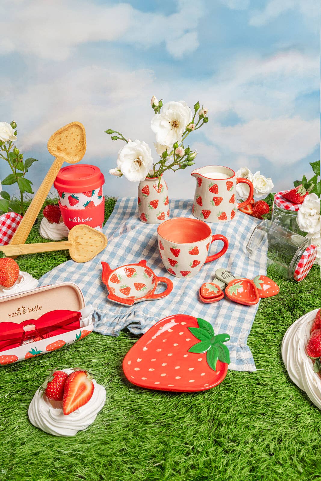 Sass & Belle Europe - Wholesale Jewelry Dish - Strawberry Trinket Dish1