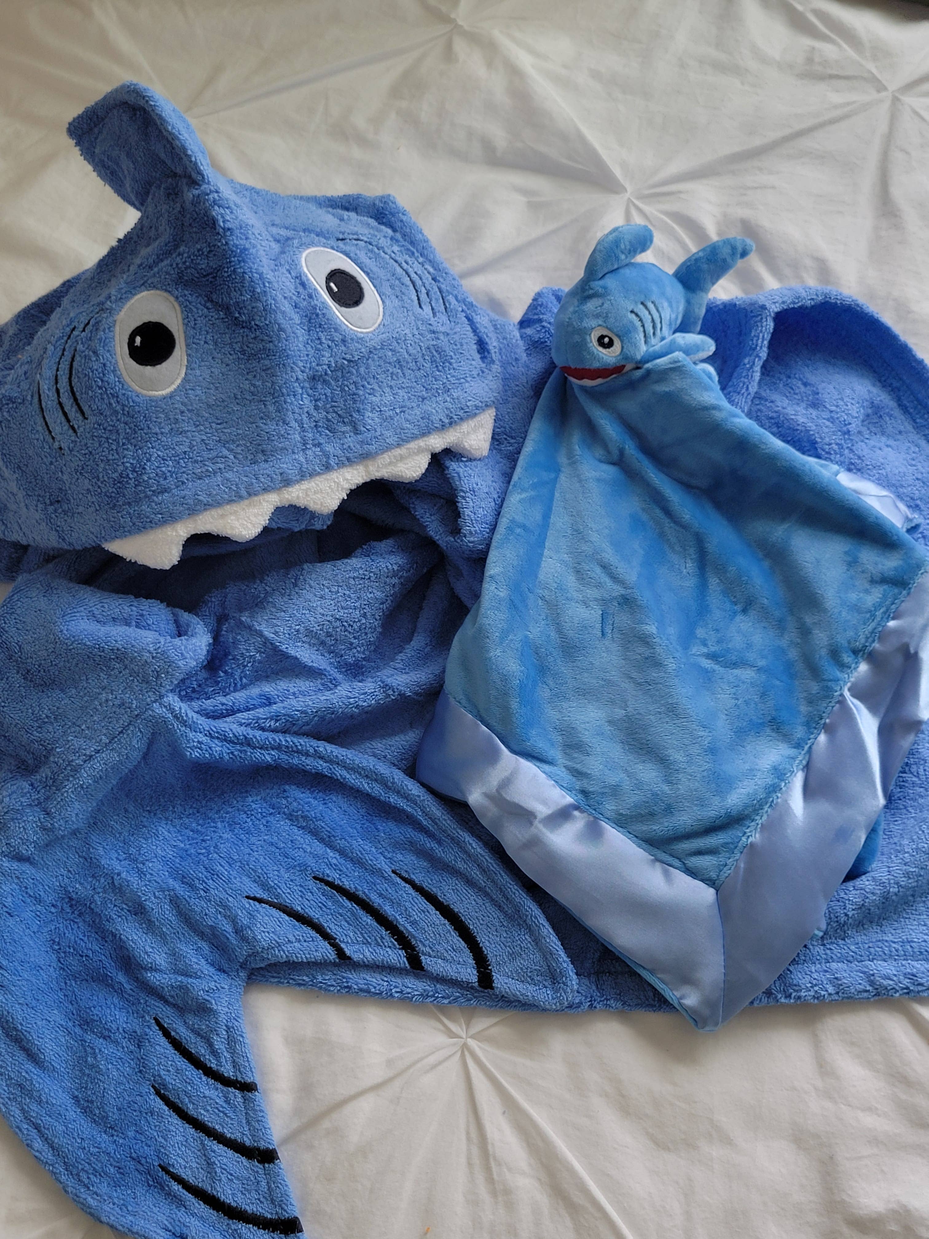 Yikes Twins - Wholesale Hooded Towel - Kids & Baby - Shark Hooded Towel for toddlers ages 2 to 8 years old2