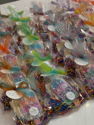 Kit di perline per braccialetti per la vendita all'ingrosso da parte di The Sparkle Shop