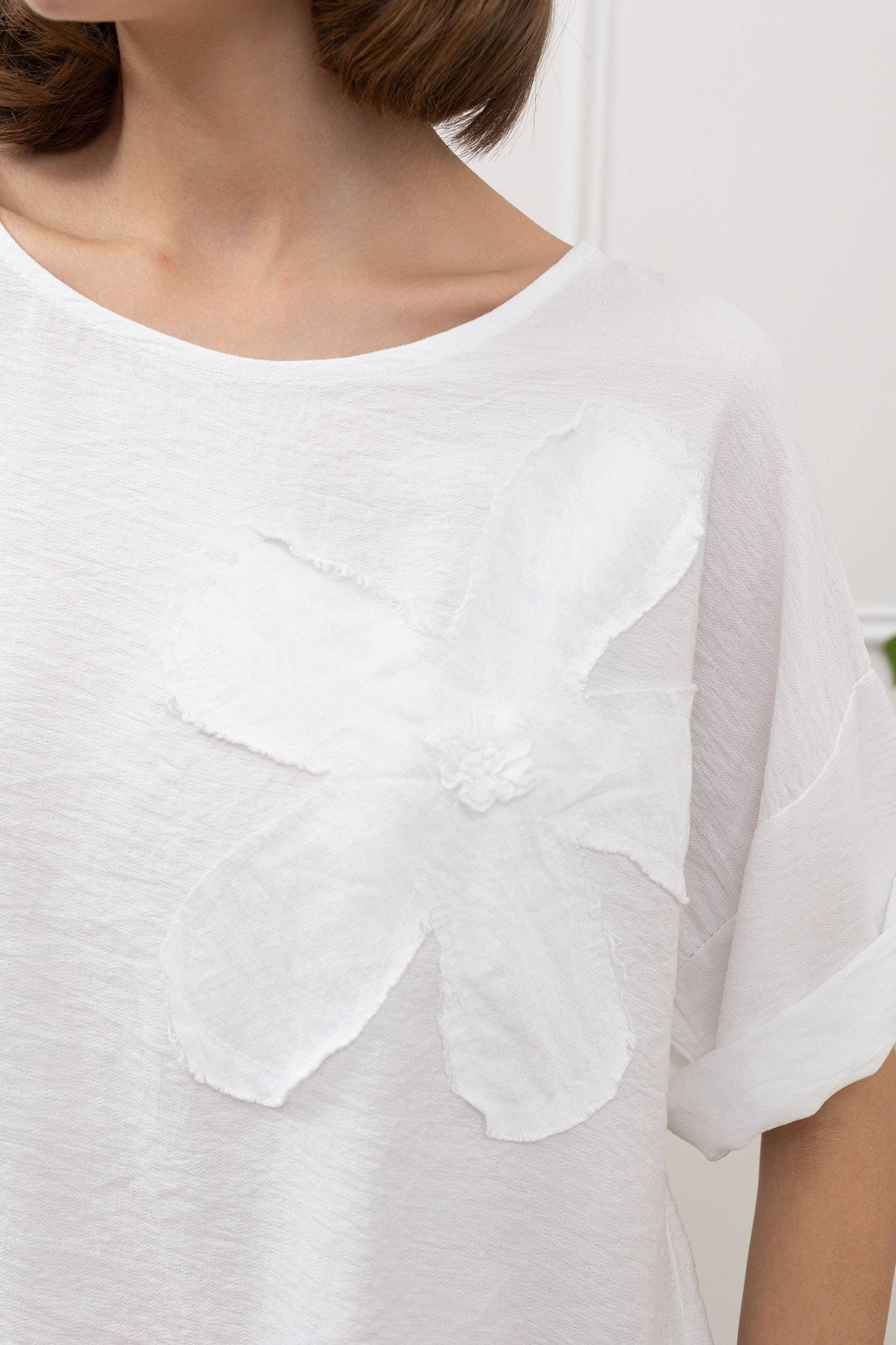 Happy look - Wholesale Blouse - Women's - Viscose Top with Round Neck and Flower Embroidery10