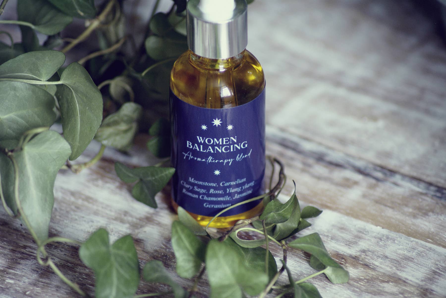 In Lumine Lunae - Wholesale Essential Oil - Women balancing aromatherapy pulse points oil1