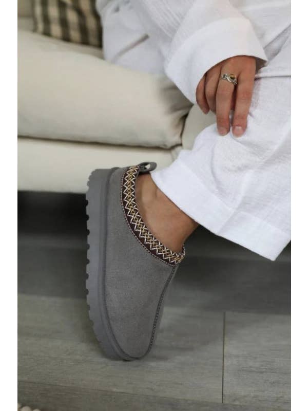 No Doubt Shoes - Wholesale Slippers - Women's - Aztec Detail Faux Fur Lining Mini Boots 3