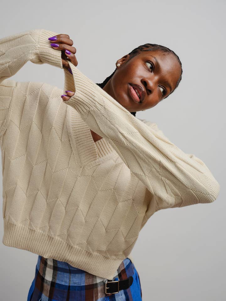 The Endery - Wholesale Knit Sweater - Women's - Lilly Chevron V-Neck Sweater - Plaster1