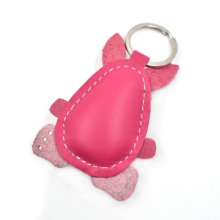 Triballi Leather Products – Großhandel Schlüsselanhänger – Damen – Handgefertigter Schlüsselanhänger aus Leder in Rosa mit fetten Hasen1