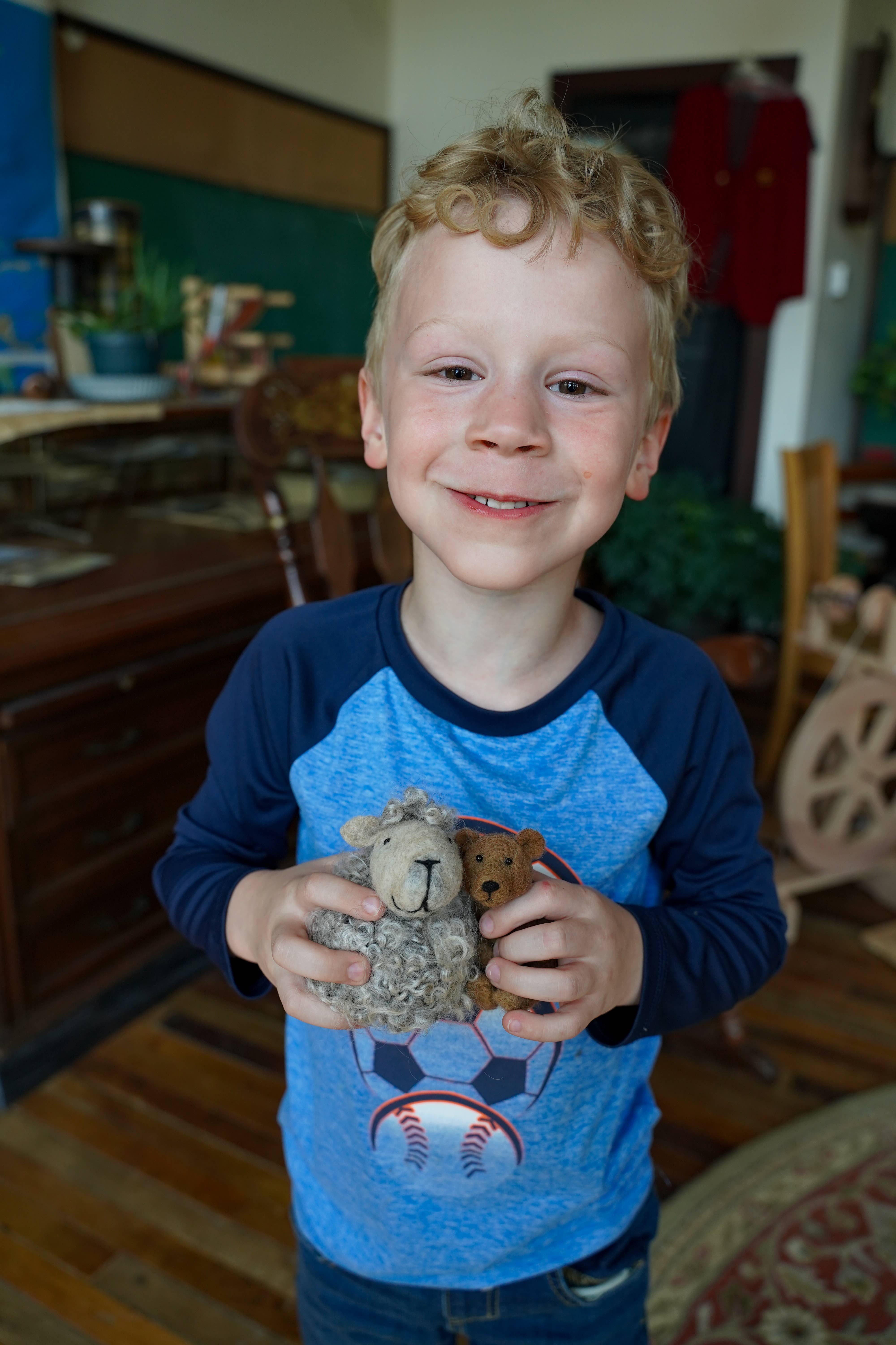 Bear Creek Felting - Wholesale DIY Craft Kit - Bear Needle Felting Kit10