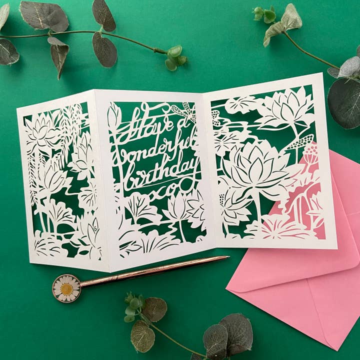 Biglietto d'auguri con ninfea per la vendita all'ingrosso da parte di Chow's Stories