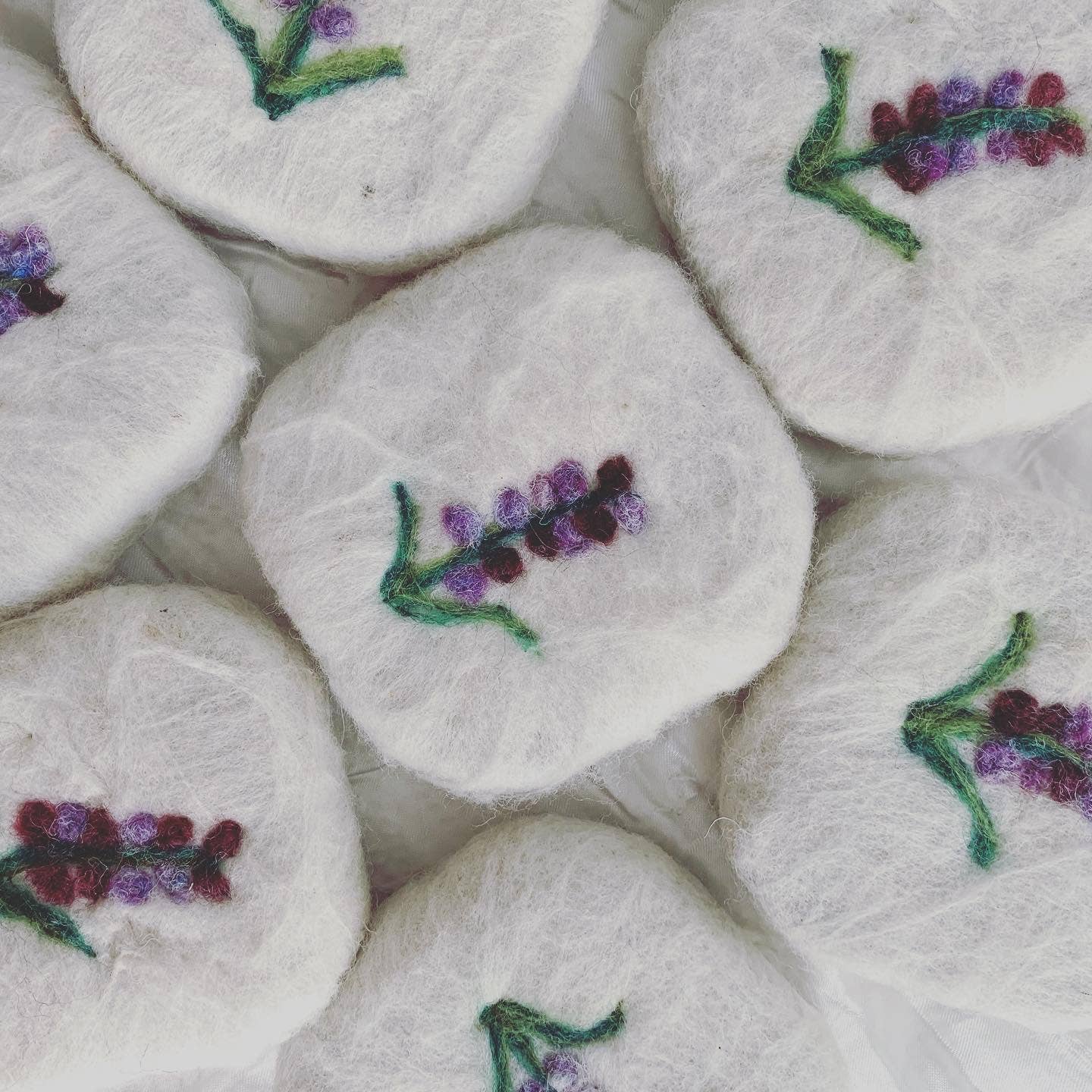 Ava Quinn's - Vente Pains de savon - Savon feutré à la fleur de lavande | Savon en laine fait main1