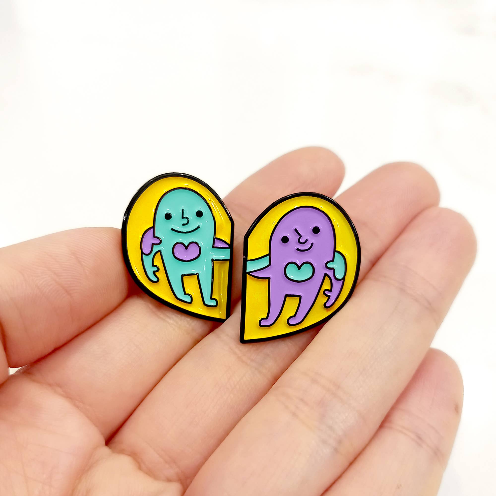 Chika Ando Illustration - Wholesale Lapel Pin/Button - Buddy Pins - A Cute Pair Of Enamel Pins1