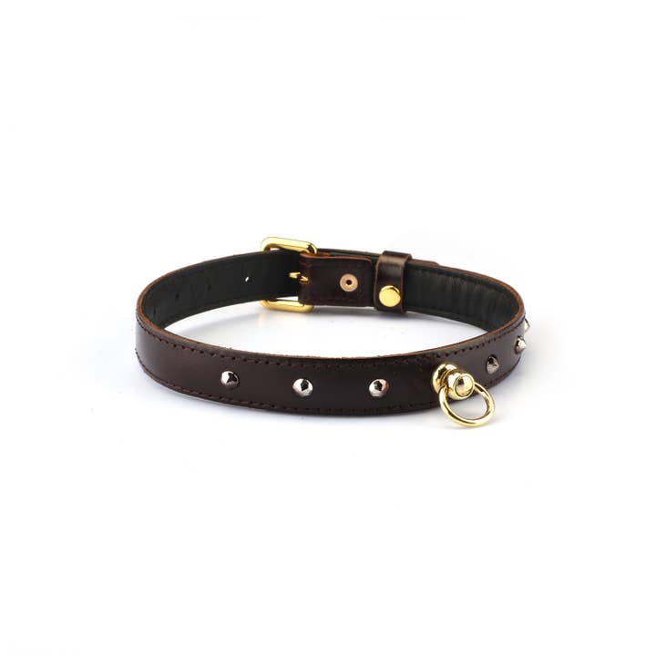 Ras-de-cou en cuir marron de luxe avec rivets bruns pour la vente par Liebe Seele