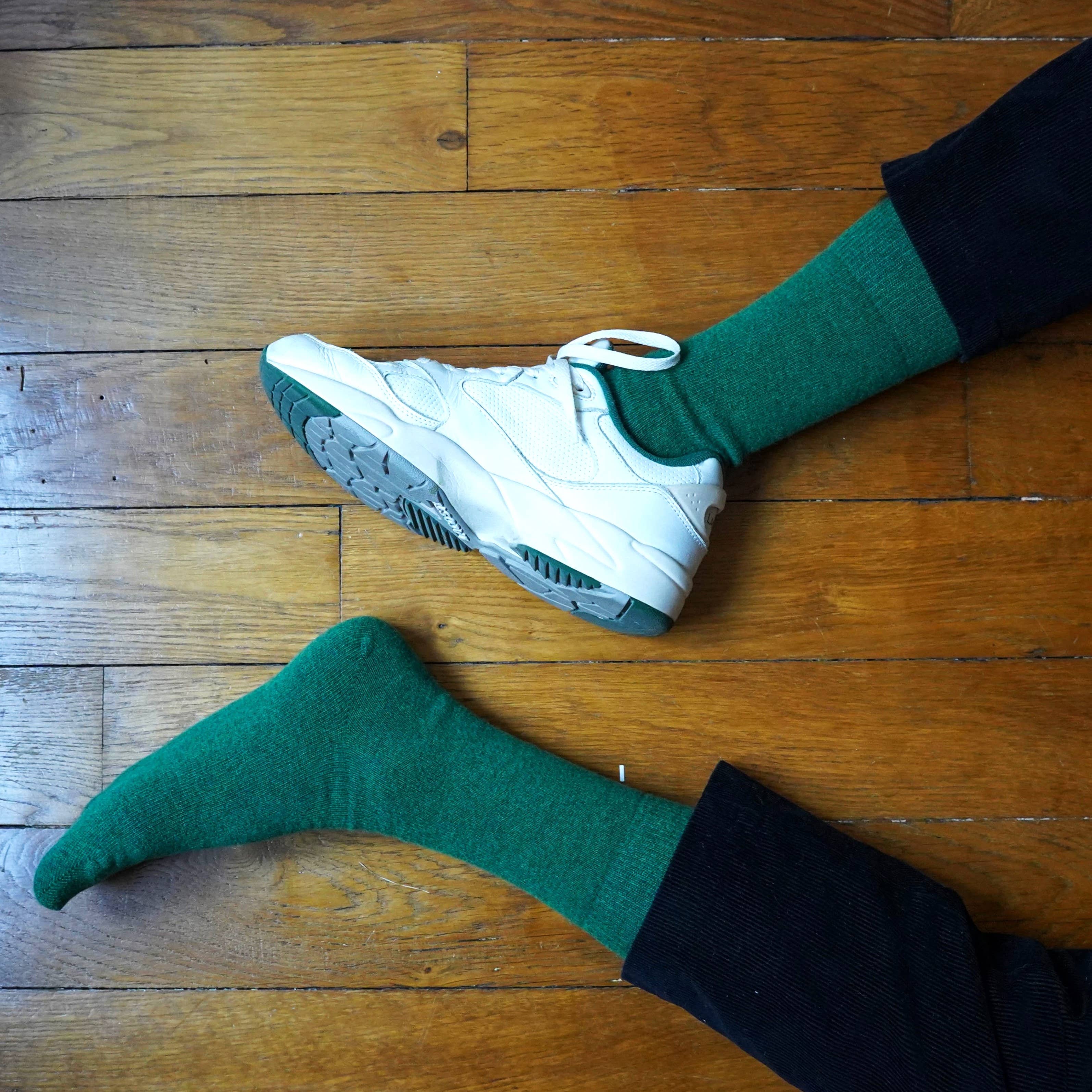 KLUE - Vendita all'ingrosso Calzini - Uomo - Calzini KLUE in lana merino tinta unita | Forest Green1