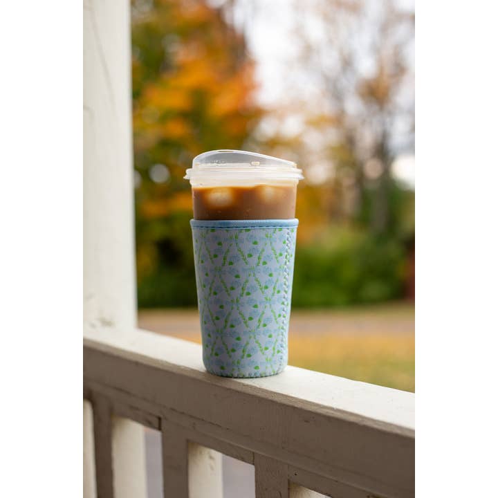 Grace & Grandeur - Wholesale Drink Huggers & Koozies - Iced Coffee Sleeve, Drink Sleeve - Blue Hydrangea Trellis2