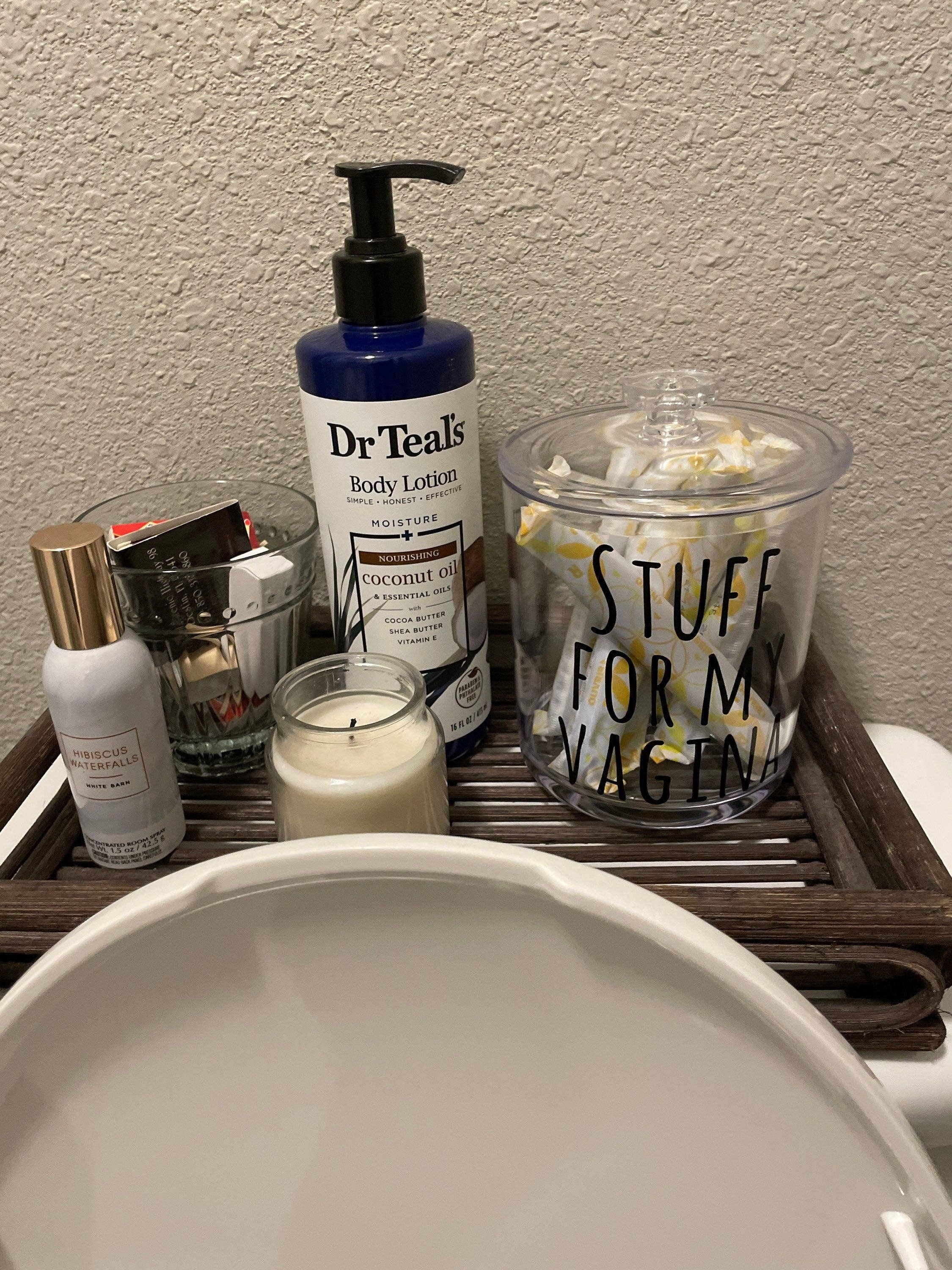 Three Black Cats Inc. – Engroshandel Krukke – Ting til min vagina eller hajuge, 30oz brudsikker akrylbøtte til badeværelset4