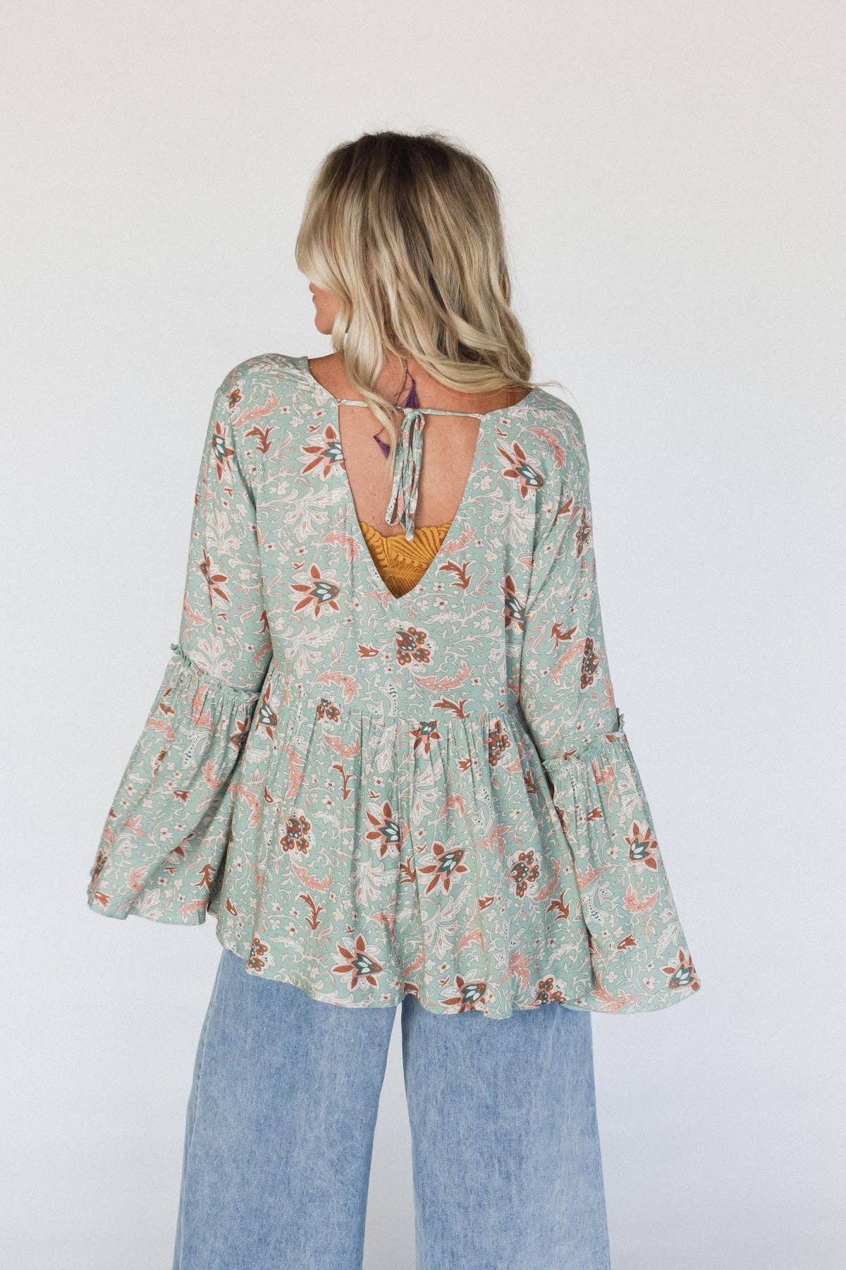 Sage Multi Haut à imprimé mixte Brea - Imprimé floral sauge en vente sur Faire6