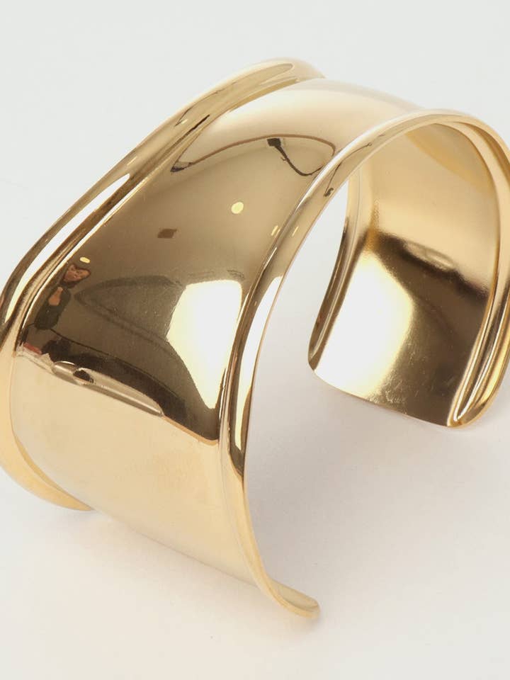 Ela Wide Bangle Gold for wholesale by About November