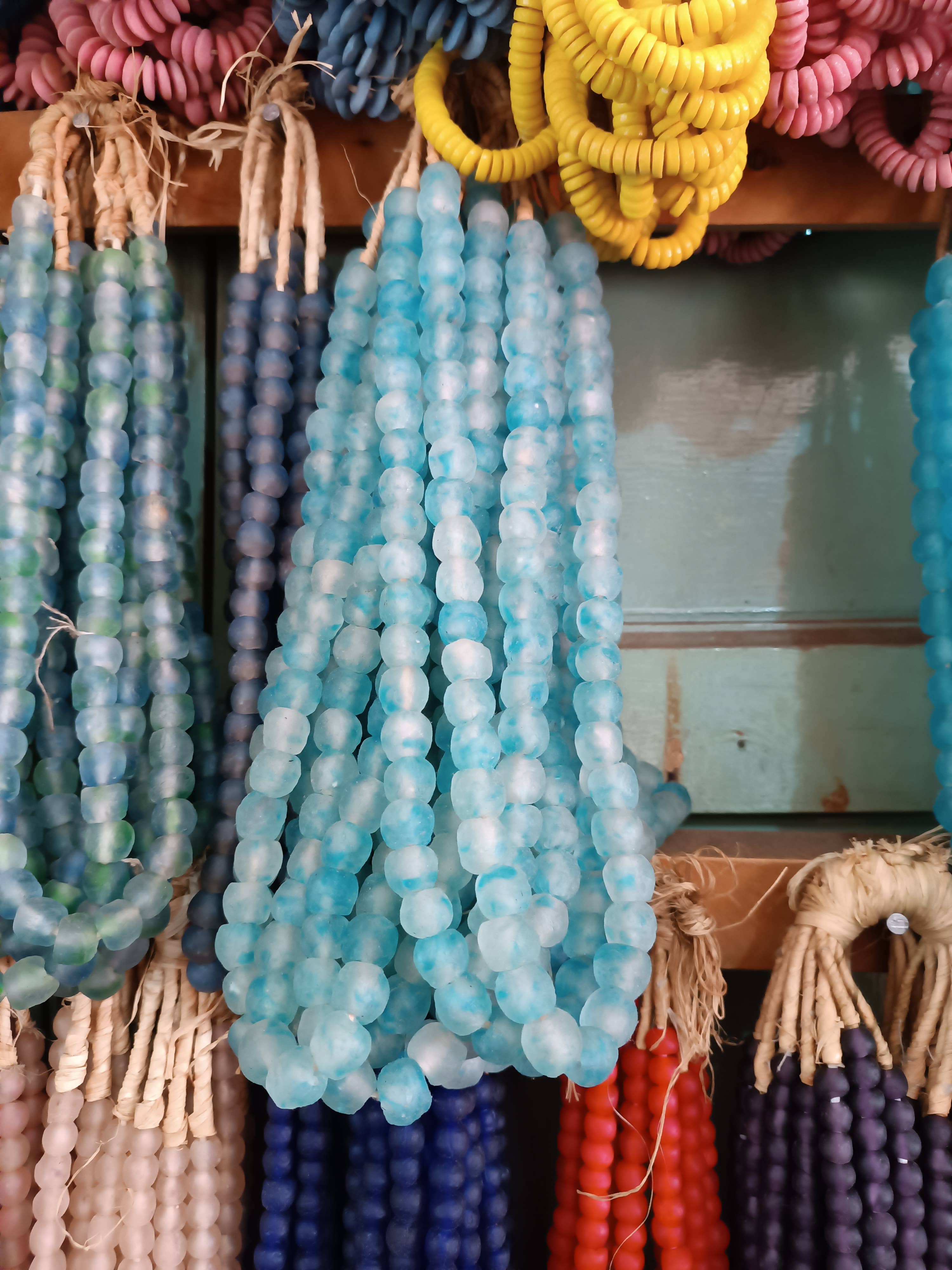 African Craft Collection – wholesale Pärlor – Stora Glaspärlor av Återvunnet Material för Smyckestillverkning2