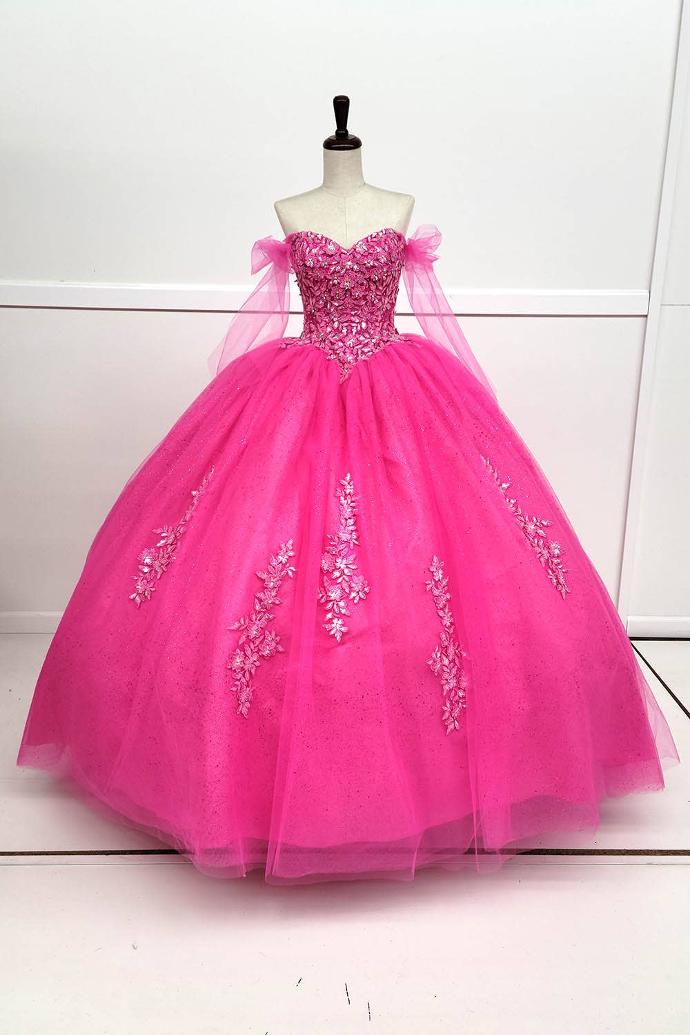 Chicas - Wholesale Jurk - Dames - Kweepeerjurk met schoudervrije strik op sjerpen CHF30867