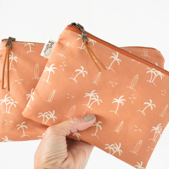 Custodia con cerniera Palms Surf - Rust per la vendita all'ingrosso da parte di Fern & Arrow