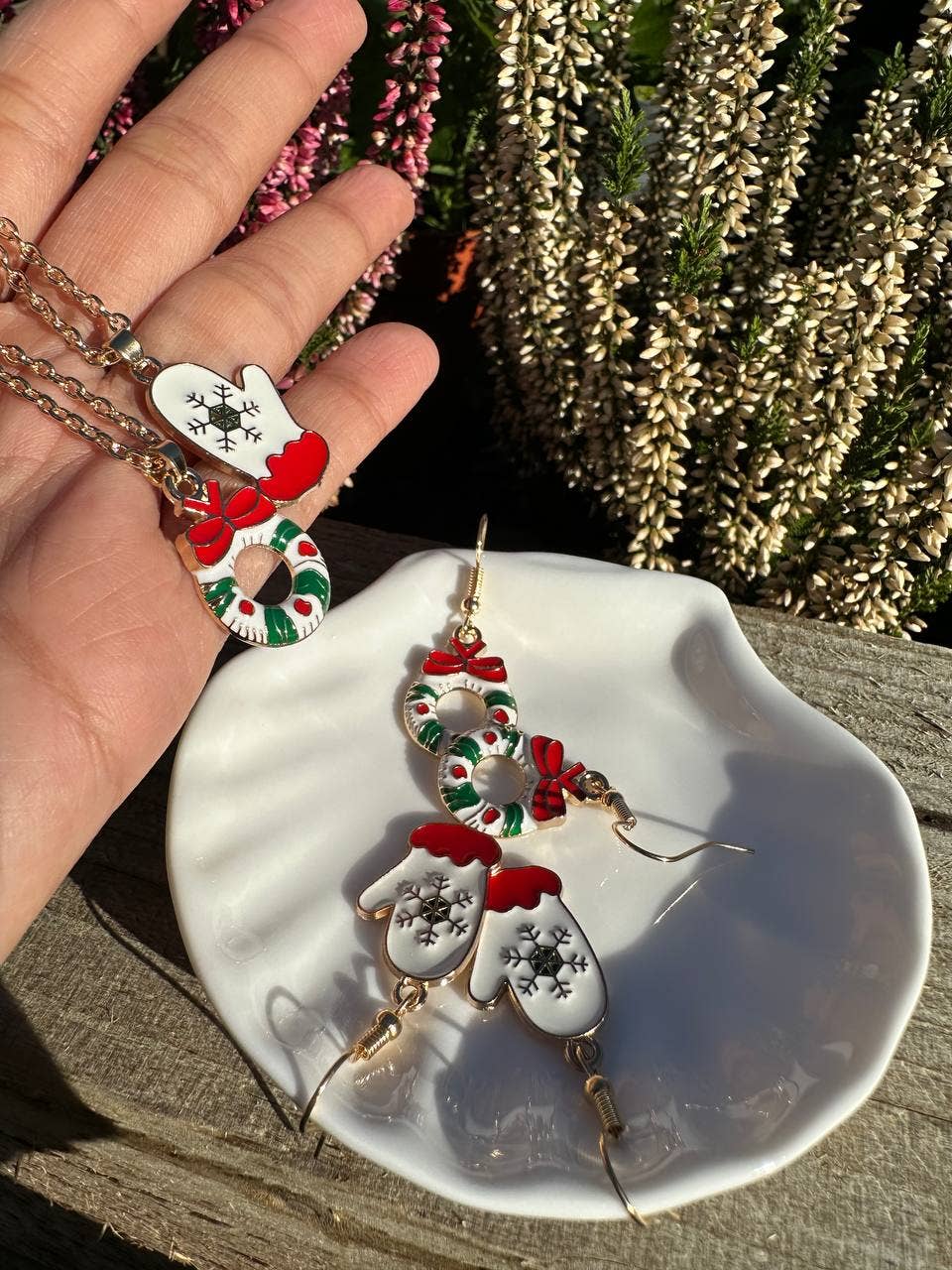 Gemscape UK - Wholesale Jewelry Set - Christmas Jewellery Set - Mittens & Wraith Necklace & Studs9