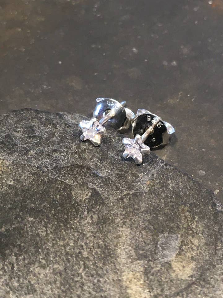 SS346B - 3MM CZ STAR CLAW SET STUD for wholesale by Bluelily925silver
