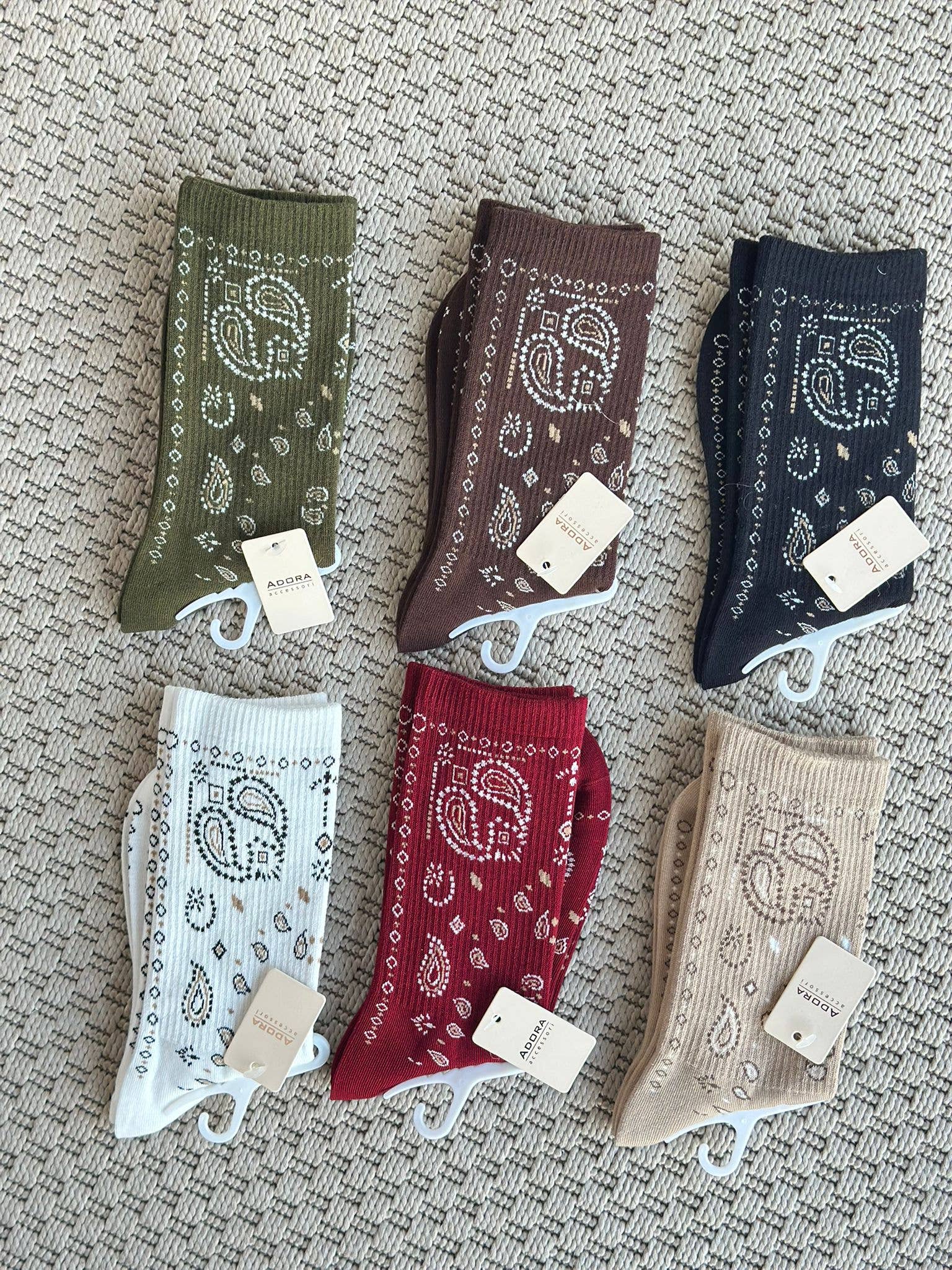 ADORA – Engroshandel Strømper - Dame – Mønstret sokker med paisley-motiv0