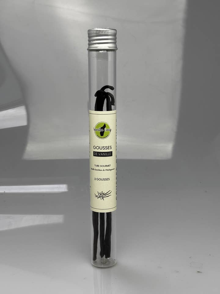 Tubes of 3 Bourbon vanilla pods for wholesale by Vanilla Gasy