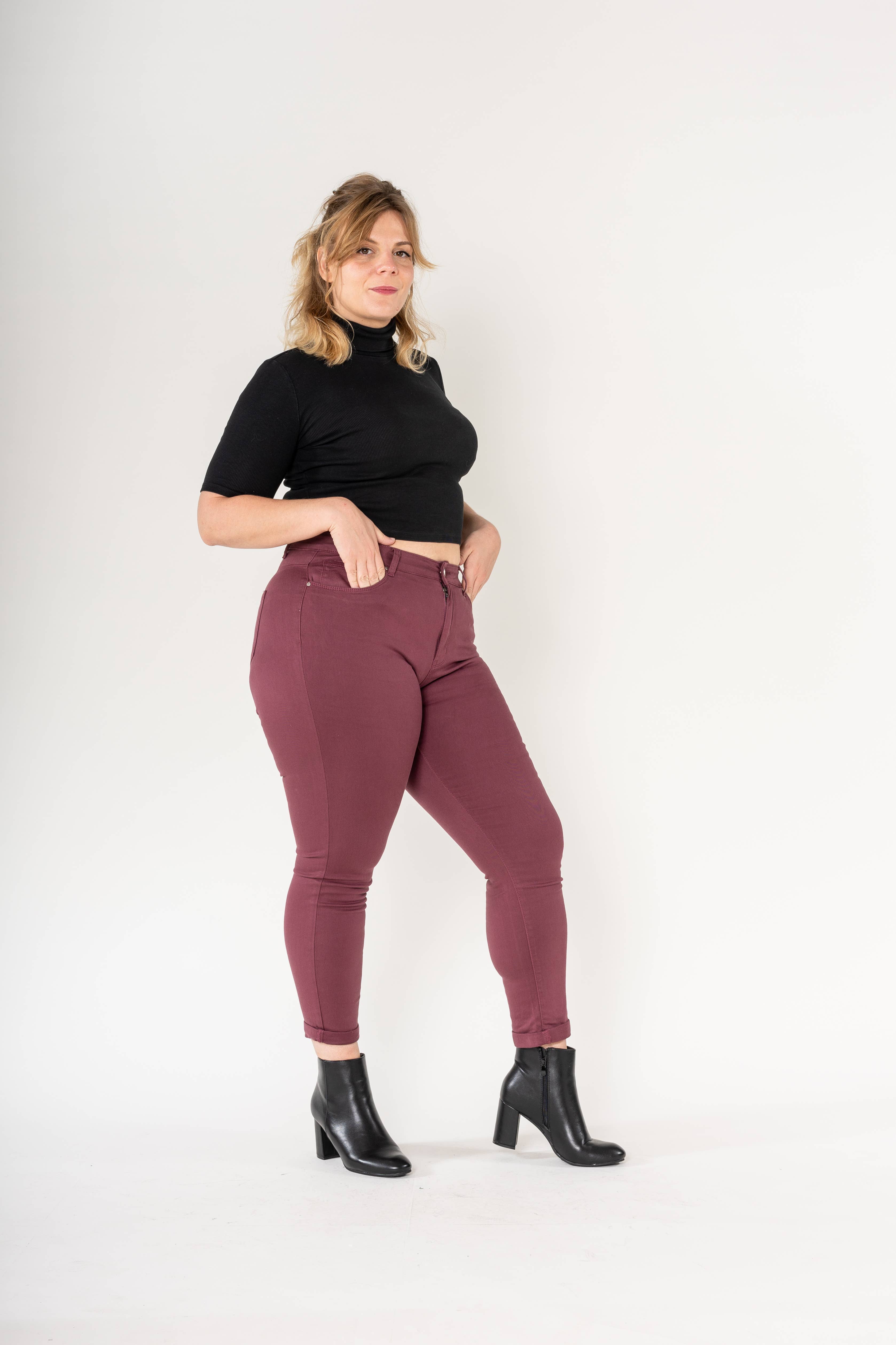 Nina Carter – Calças - Mulher por atacado – Tamanho Plus Curve Plus Tamanho Voltar ao Pescoço P199124