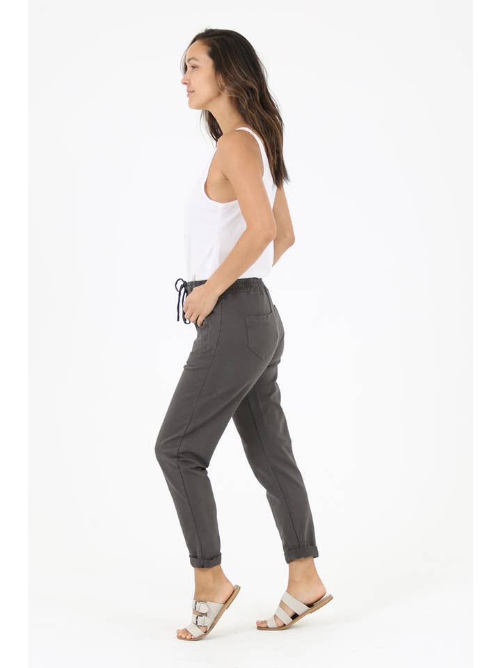 Nostalgia - Vente Pantalon d'intérieur/de jogging – femme - JOGG DE JOGGING EN TISSU ÉPONGE NP746-ASIS AVEC LIEN À NOUER SUR LE DEVANT ET POCHE ZIPPÉE77
