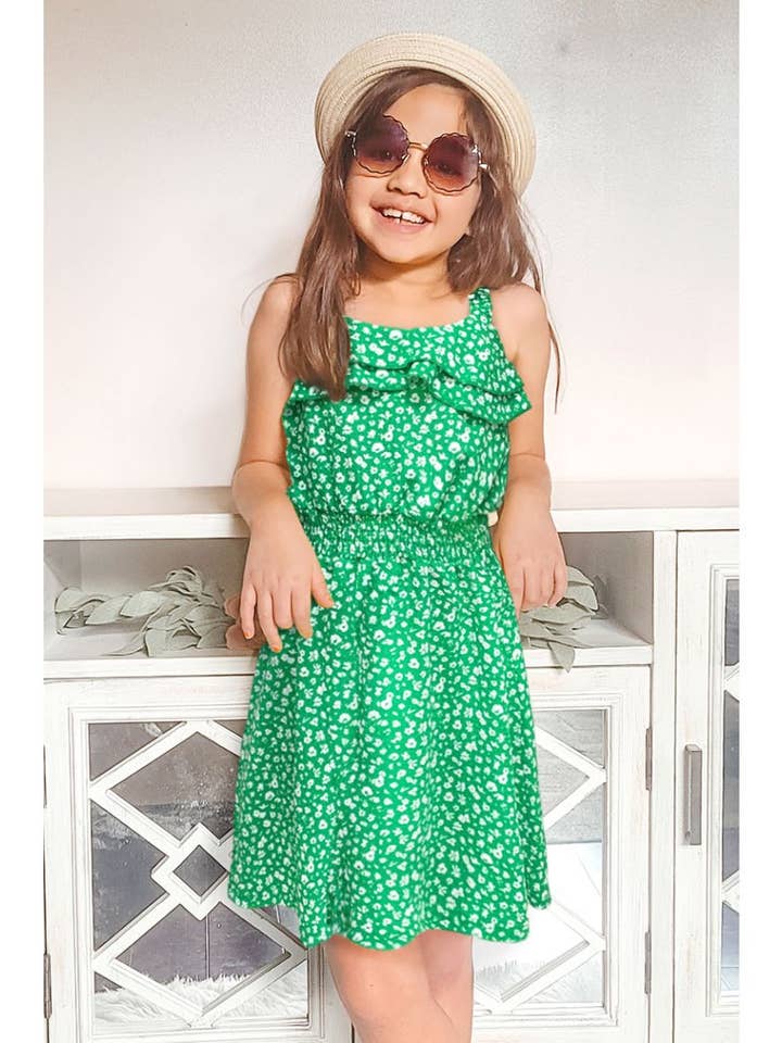 GKD-Q23-3190B-GRN Robe florale pour fille avec taille smockante pour la vente par Cutie Patootie Clothing