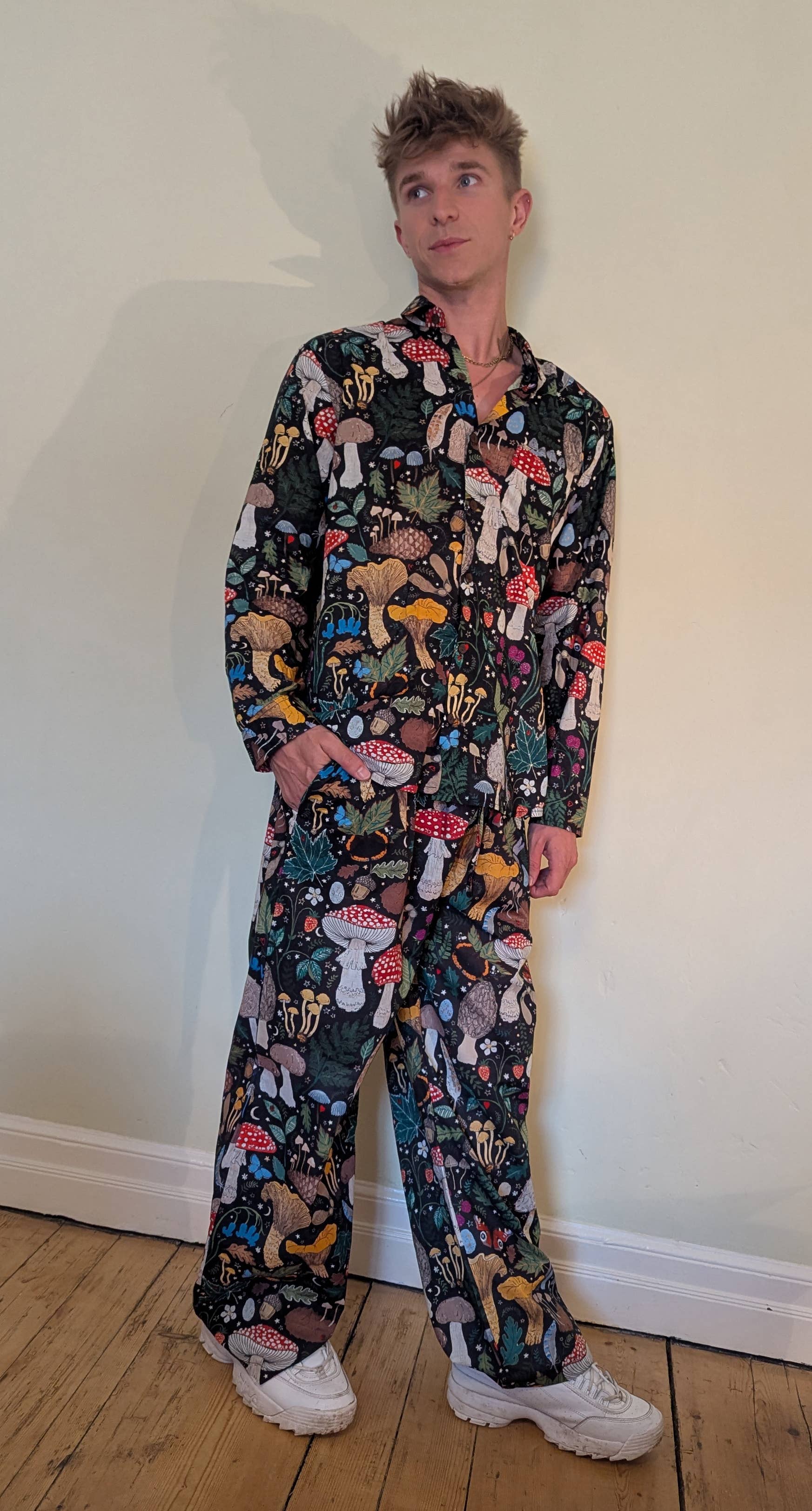 Emma's Emporium – wholesale Buttoned-down shirt – Unisex – AW2503 Unisex Toadstool Mushroom Print Cotton Shirt4