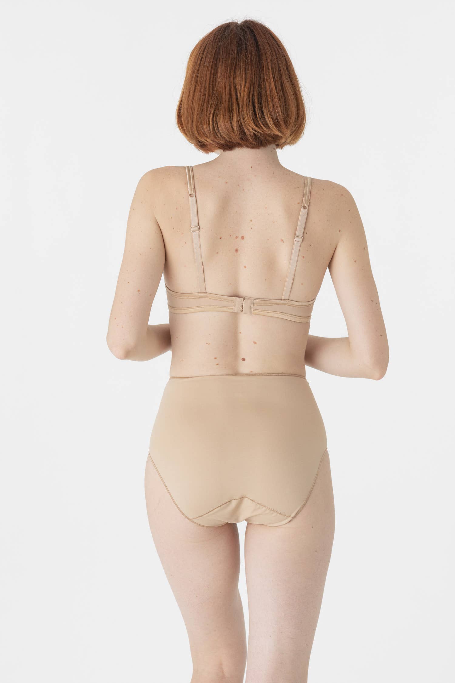 Maison Lejaby – Großhandel Unterwäsche – Damen – Maison Lejaby Unsichtbare weiße High-Waist-Höschen11